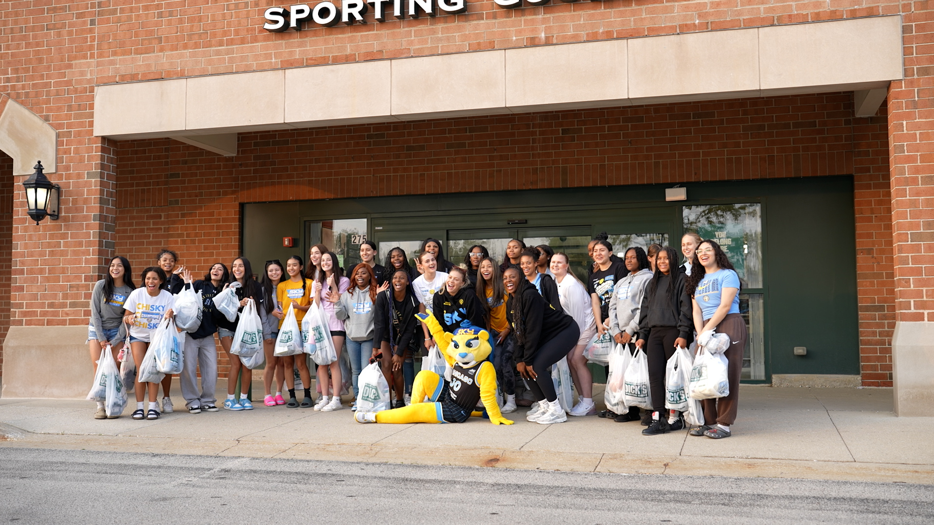 Chicago Sky, Shop With A Pro Presented By Dick's Sporting Goods